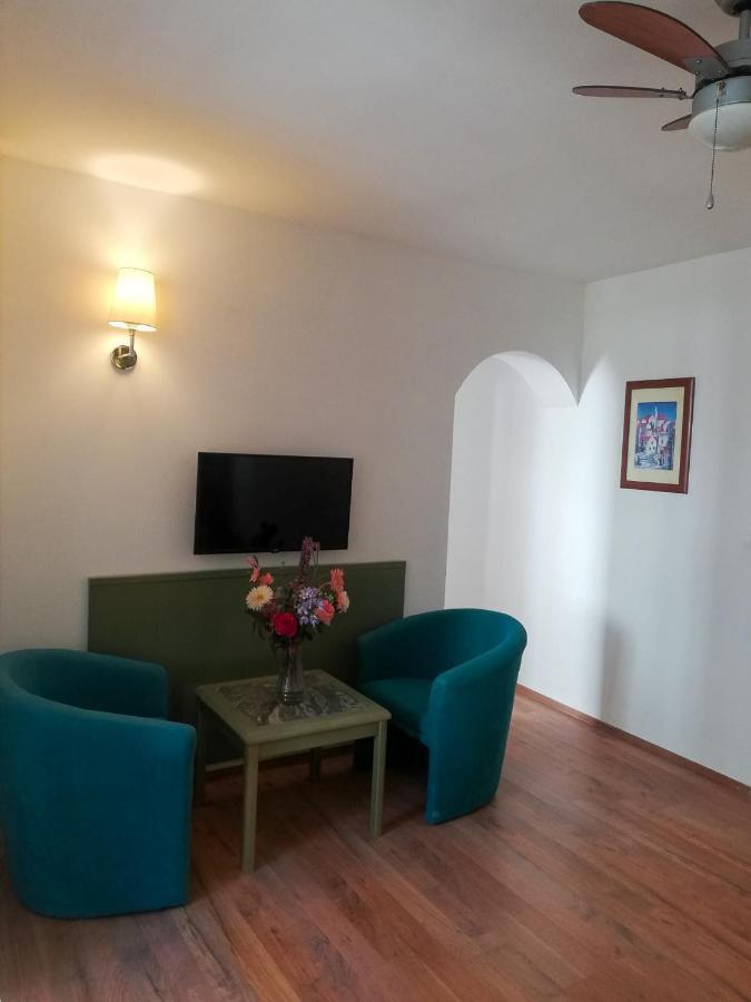 Apartmani Mistral Makarska Kamer foto