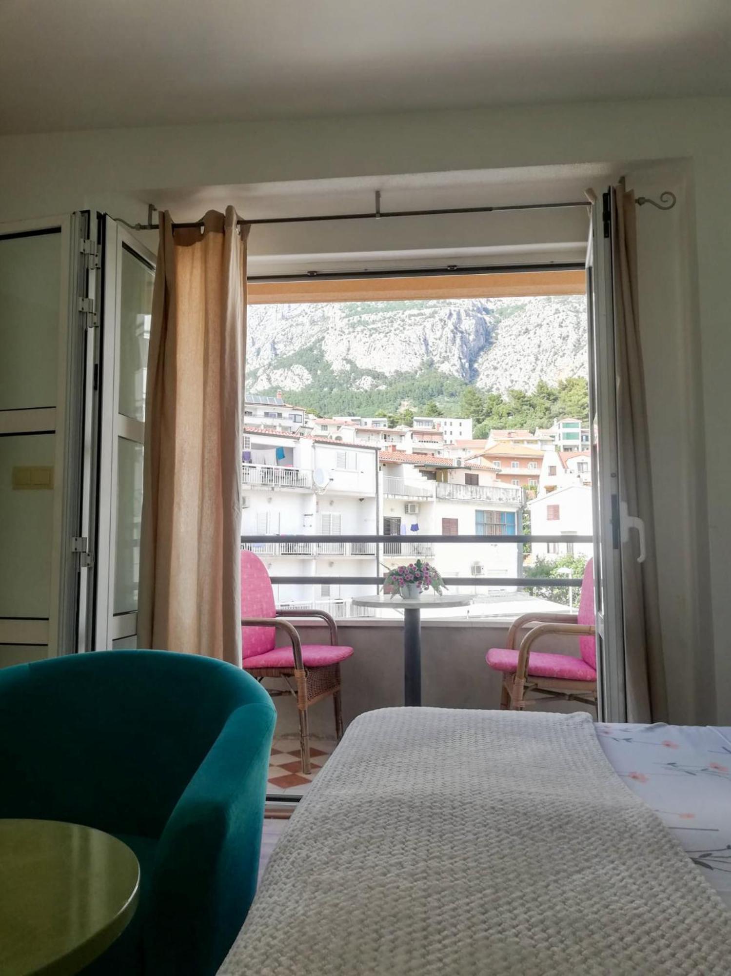 Apartmani Mistral Makarska Kamer foto